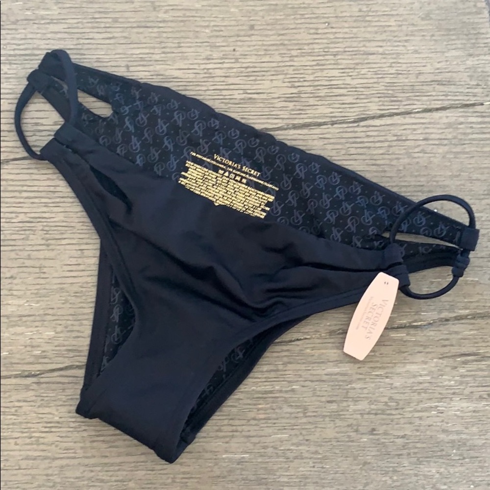NWT Victoria’s Secret Bikini Bottom, Medium